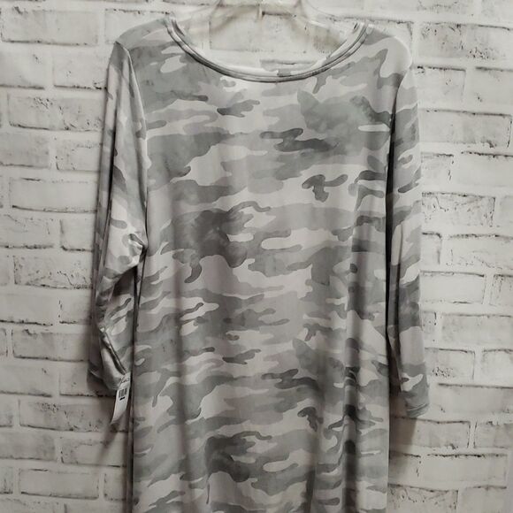 Tahari top   - Picture 4 of 4